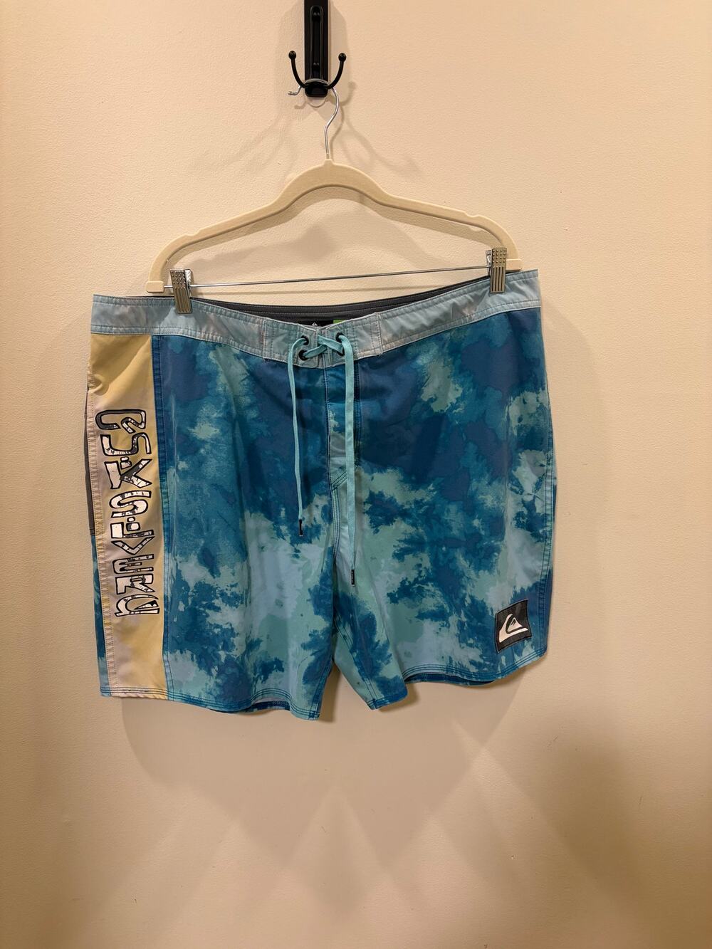 Quiksilver Highline Mens Blue Tie Dye‎ Board Shorts Size 40 Surf Swim Trunks